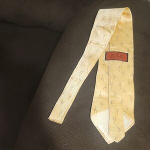 Neo- By Bill Blass 100% Silk Gold Patterned Neck Tie